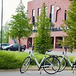 Der Valk Hotel 4*