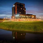 Der Valk Hotel 4*