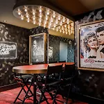 Der Valk Hotel 4*