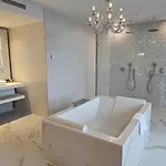 Der Valk Hotel 4*