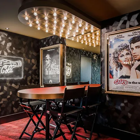 Der Valk Отель 4*