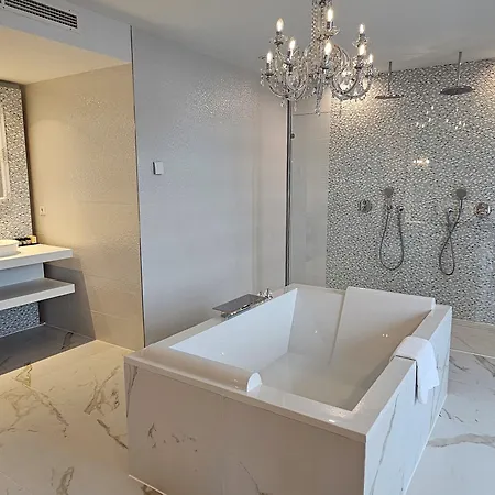 Der Valk Hotel 4*