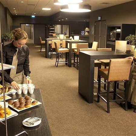Der Valk Hotel 4*