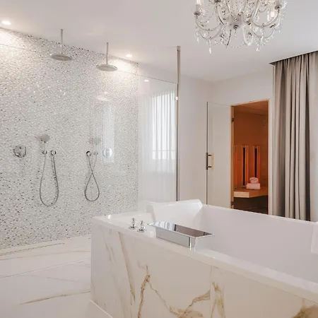 Der Valk Hotel 4*