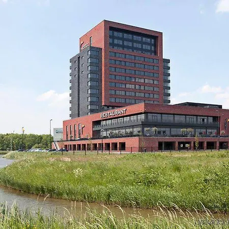 Der Valk Hotel 4*